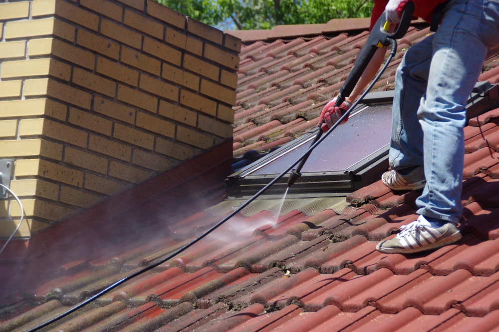 Quelle est la période la plus adéquate pour procéder au traitement de la toiture ?