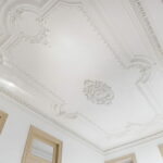 Faire appel à un plafonneur : tout savoir sur le choix et le déroulement des travaux